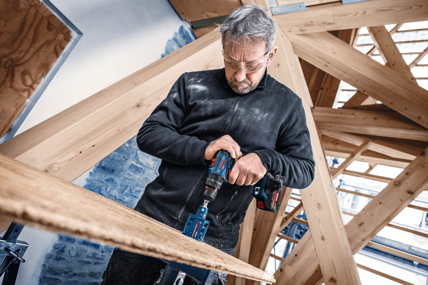 Bosch Expert EXSB18V-90 z ładowarką i L-BOXX